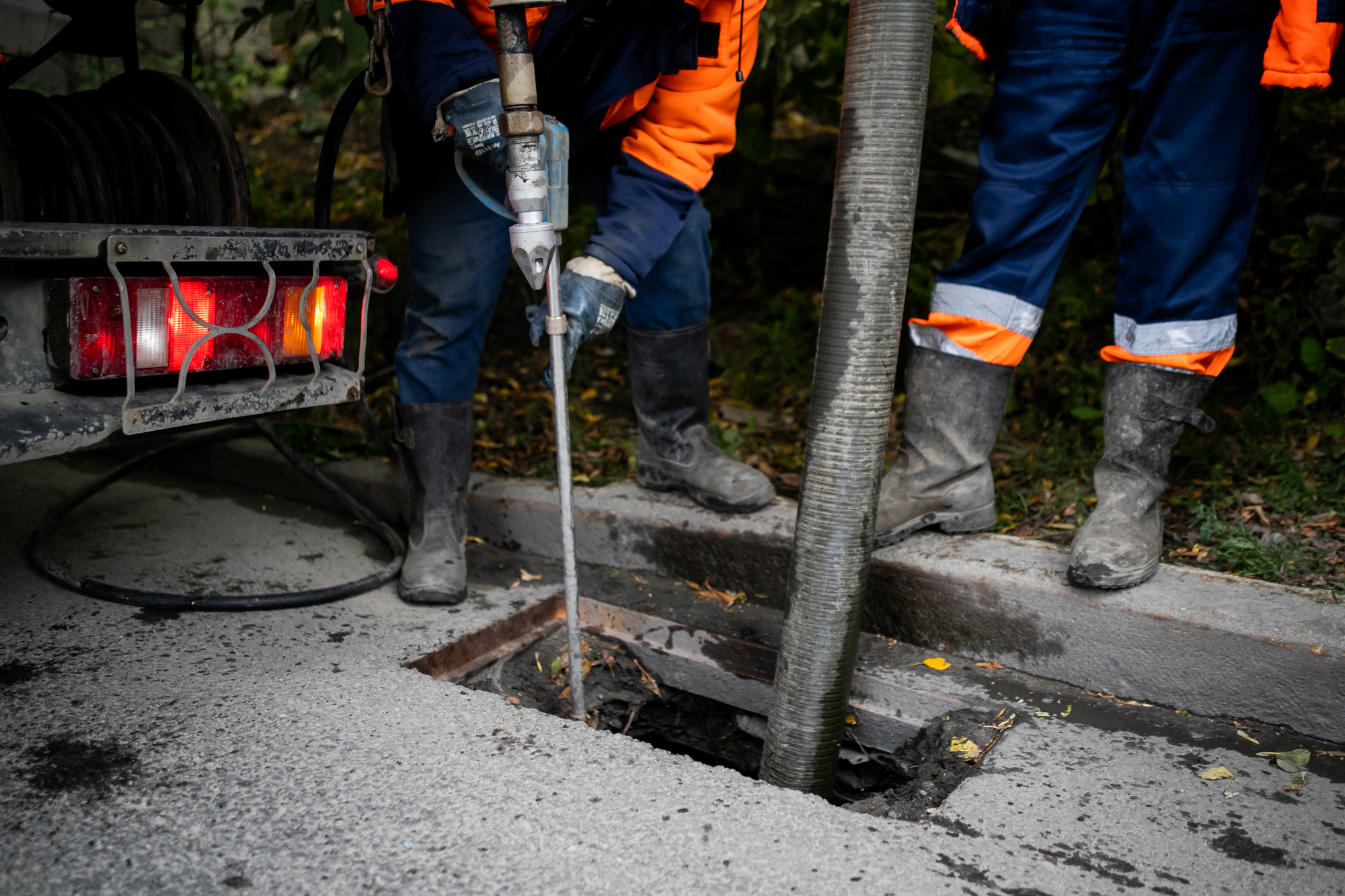 industrial-tank-cleaning-services-for-commercial-sites